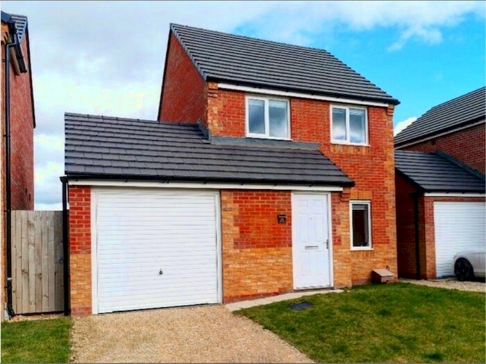 3 Bedroom Detached House To Rent In Claydon Avenue, Middlesbrough, TS5