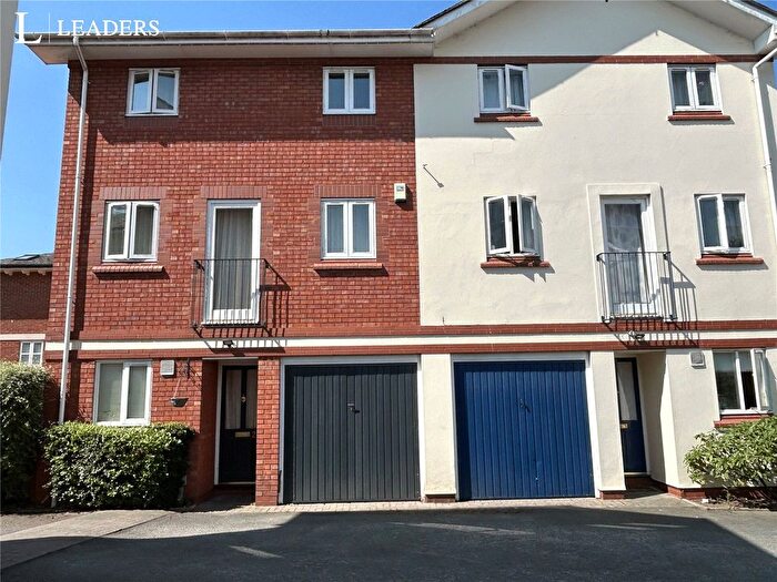 3 Bedroom End Of Terrace House For Sale In King Edmunds Square, Worcester, Worcestershire, WR1