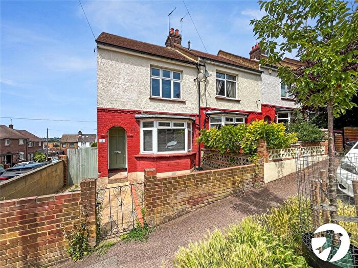 2 Bedroom End Of Terrace House To Rent In Arthur Road, Rochester, Kent, ME1