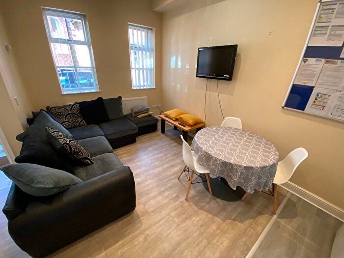 4 Bedroom Flat To Rent In Parsonage Road, Withington, Manchester, M20