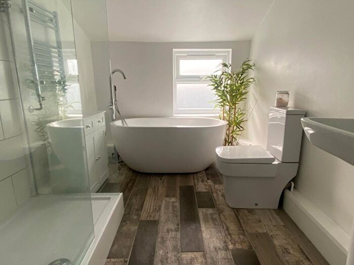 2 Bedroom End Of Terrace House To Rent In Station Road, Meopham, Gravesend, Kent, DA13