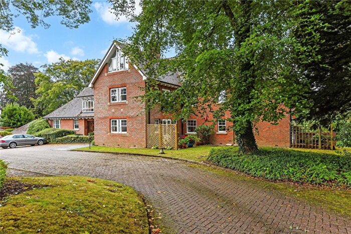 2 Bedroom Apartment For Sale In Bereweeke Road, Winchester, Hampshire, SO22