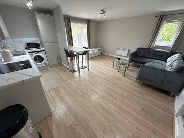 2 Bedroom Flat To Rent In Wilbraham Road, Manchester, M14