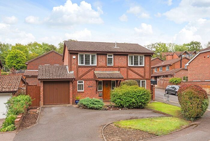4 Bedroom Detached House For Sale In Old London Road, Badgers Mount, TN14