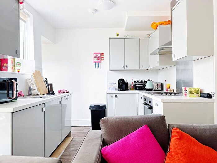 4 Bedroom Semi-Detached House To Rent In Eighth Avenue, Bristol, BS7