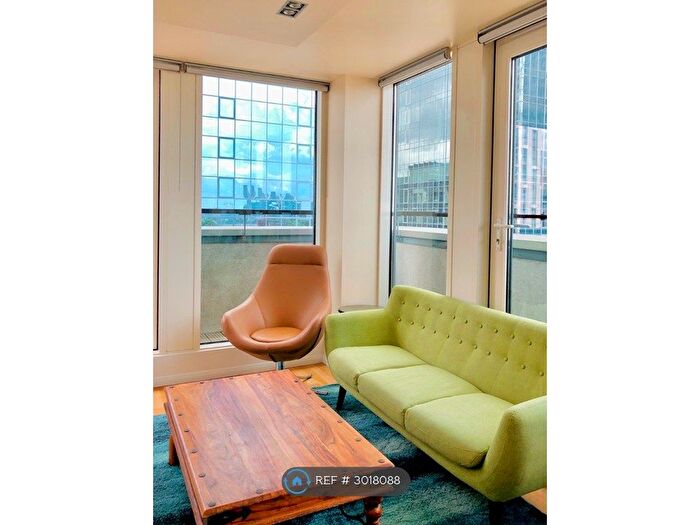 2 Bedroom Flat To Rent In City Tower, London, E14