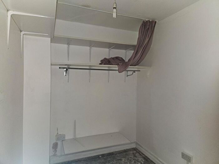 2 Bedroom Flat For Sale In Flat, Elham House, Pembury Road, Clapton, London, E5