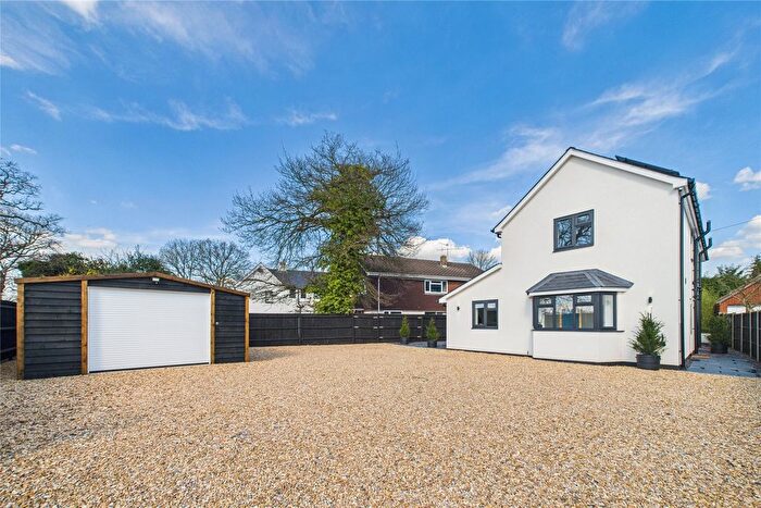 4 Bedroom Detached House For Sale In Reading Road, Finchampstead, Wokingham, Berkshire, RG40