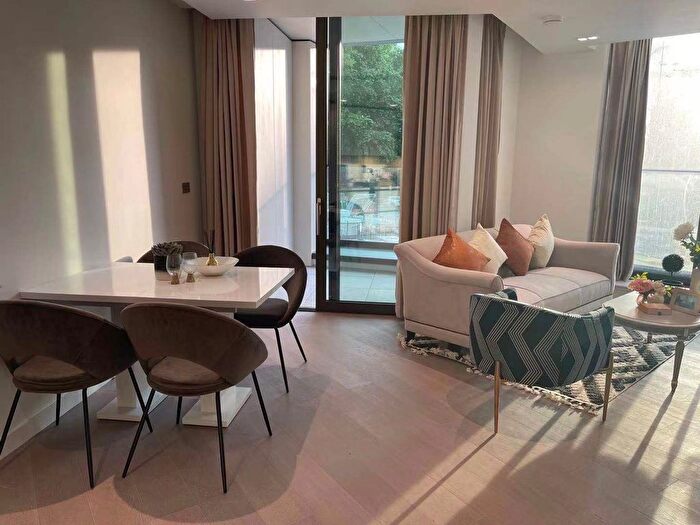 2 Bedroom Flat For Sale In Westmark Tower, Edgware Road, W2