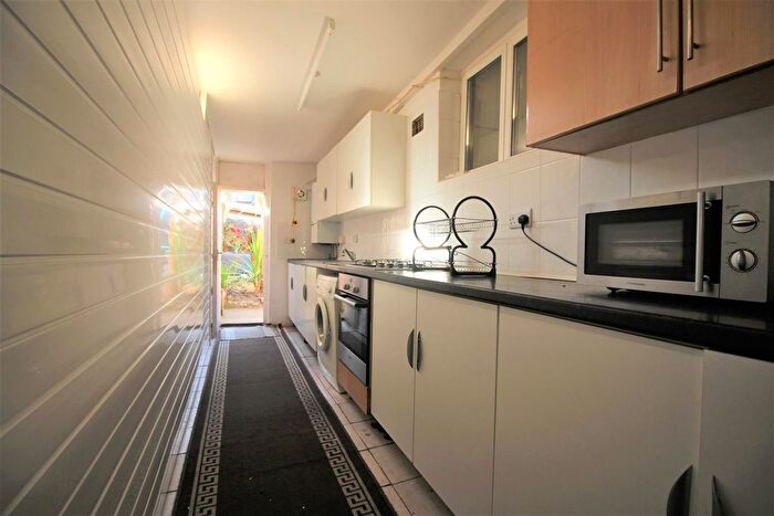 4 Bedroom Terraced House To Rent In Poplars Road, Walthamstow, E17