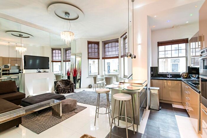 2 Bedroom Flat To Rent In Elm Park Gardens, Chelsea, London, SW10
