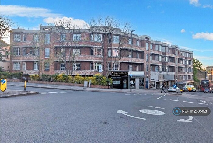 2 Bedroom Flat To Rent In Selwyn Court, London, SE3