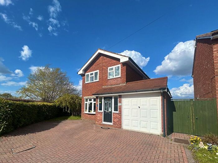 3 Bedroom Detached House For Sale In High View, Sedgley/ Coseley Border, WV14