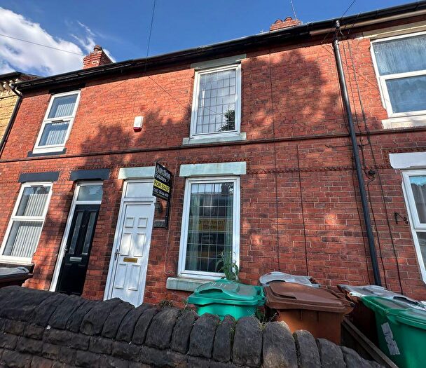 3 Bedroom Terraced House For Sale In Vernon Road, Nottingham, NG6