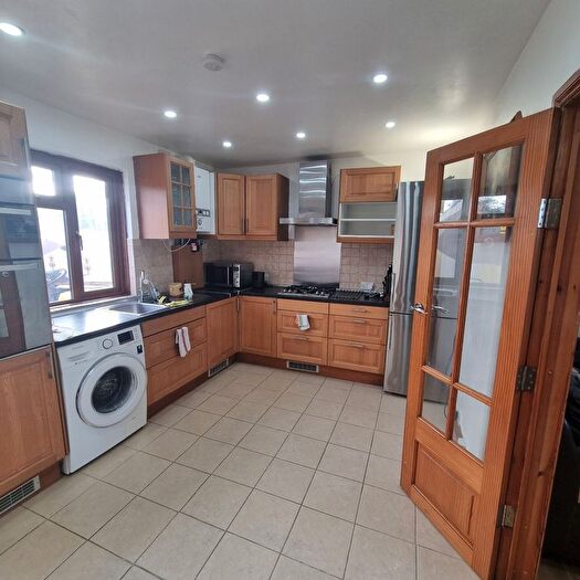 3 Bedroom Terraced House To Rent In Howbury Lane, Erith, DA8