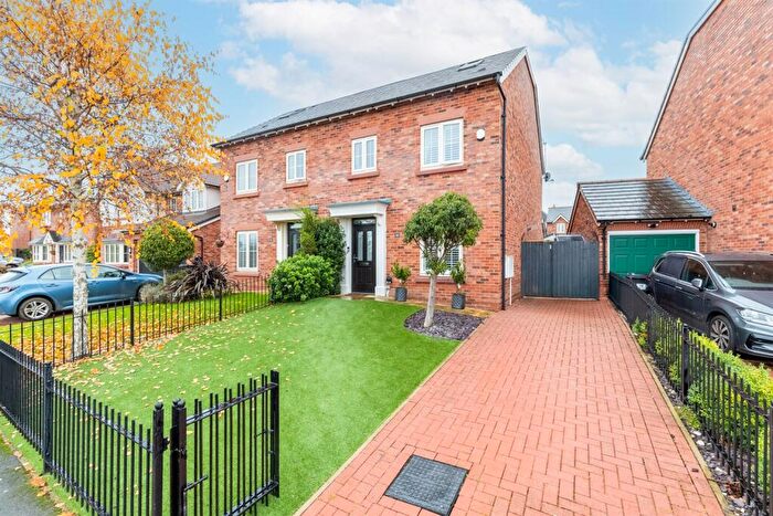 4 Bedroom Semi Detached House For Sale In Furber Close, Tarporley, CW6