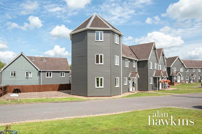4 Bedroom End Of Terrace House For Sale In Vastern, Royal Wootton Bassett, Swindon, SN4