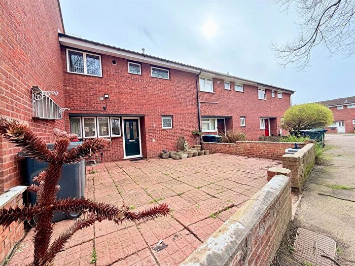 3 Bedroom Property For Sale In Winters Way, Waltham Abbey, EN9