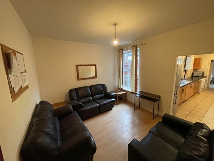 6 Bedroom Flat To Rent In Derby Grove, Lenton, Nottingham, Nottinghamshire, NG7