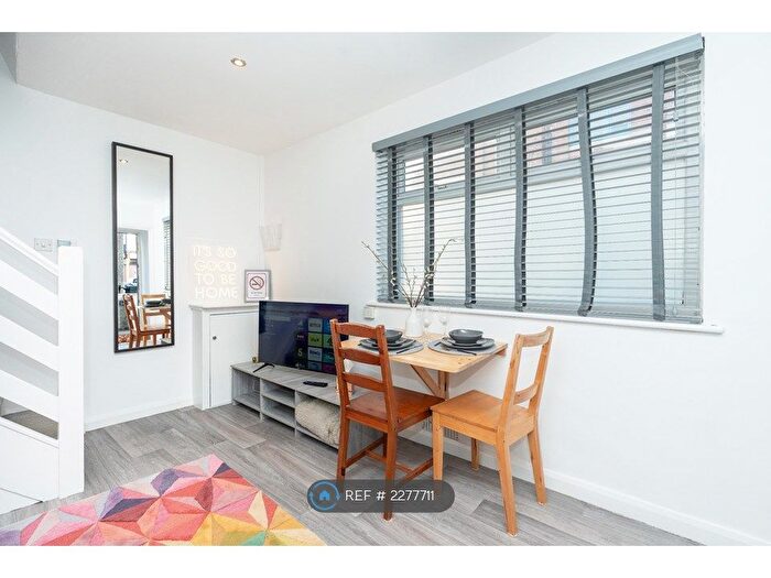 1 Bedroom End Of Terrace House To Rent In Somers Road, Southsea, PO5