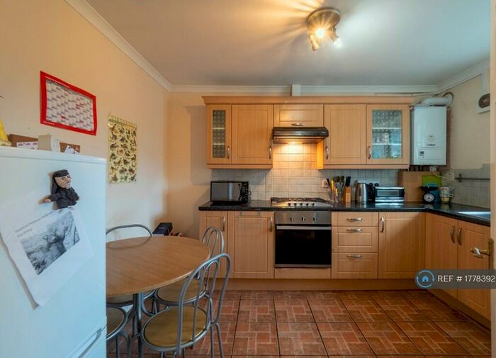 3 Bedroom Flat To Rent In Bridgeway Street, London, NW1