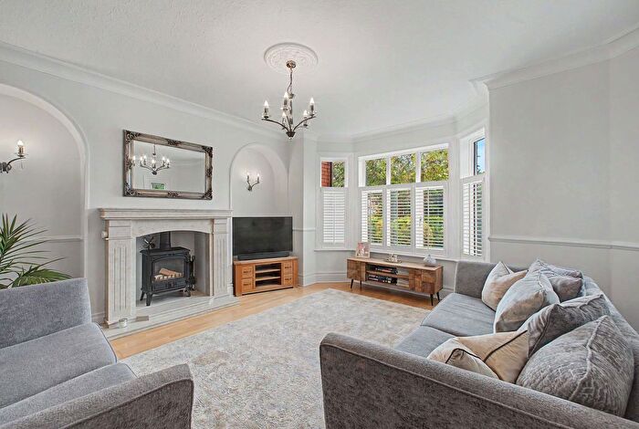 5 Bedroom Semi-detached House For Sale In Higher Knutsford Road, Stockton Heath, WA4
