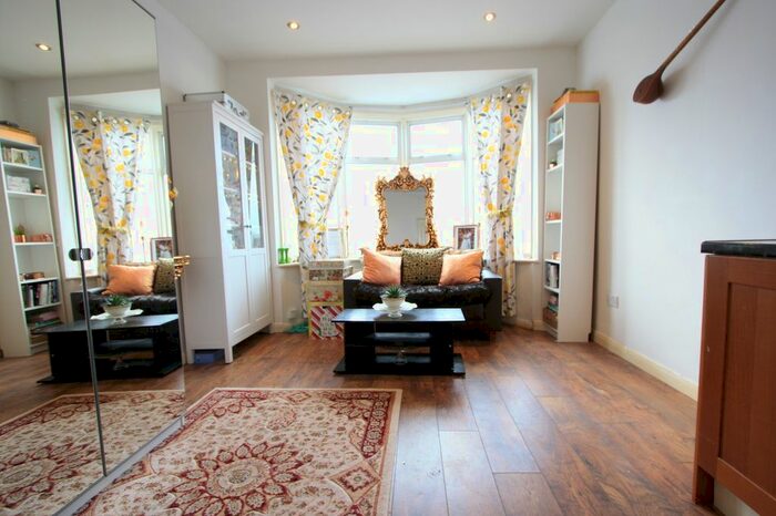 Studio To Rent In Beckford Road, Croydon CR0