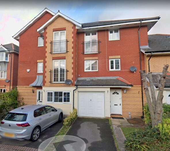3 Bedroom Town House To Rent In Harrison Way, Cardiff(City), CF11