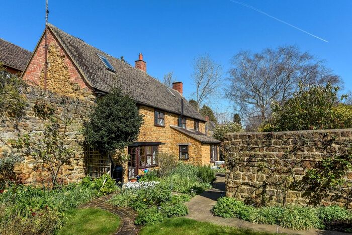 3 Bedroom Cottage To Rent In Chapel Street, Bloxham, Banbury, OX15