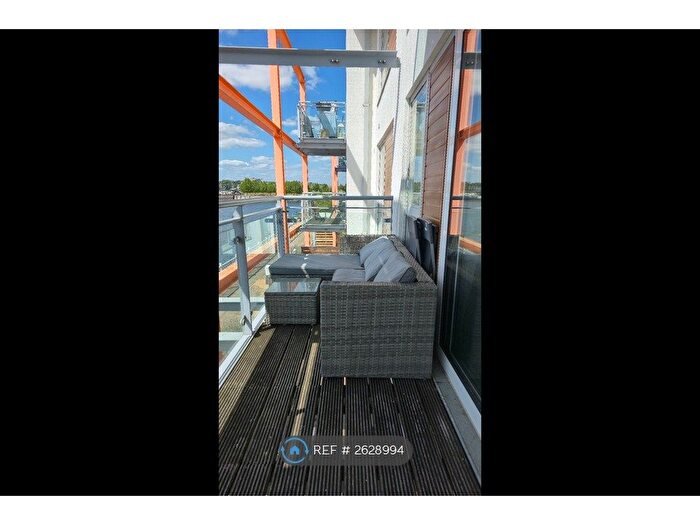 2 Bedroom Flat To Rent In Watersmeet, St. Marys Island, Chatham, ME4
