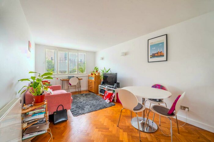 1 Bedroom Flat To Rent In Northcote Road, Between The Commons, London, SW11