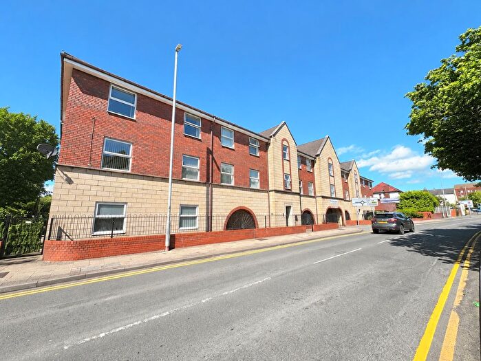 1 Bedroom Flat For Sale In Park Road, Cannock, Staffordshire, WS11