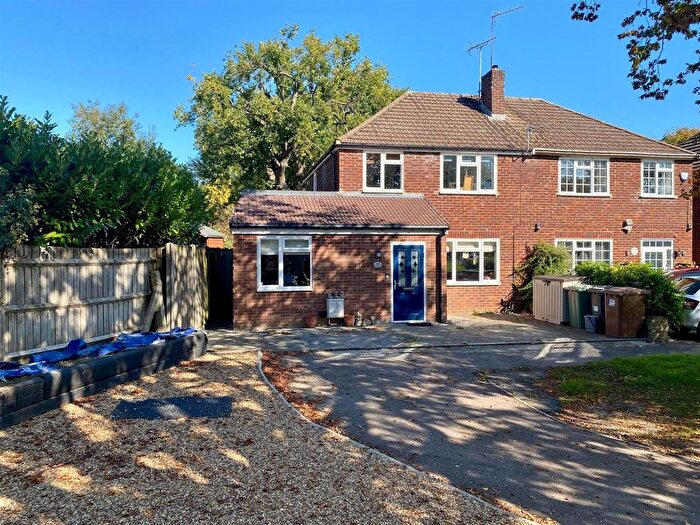 4 Bedroom Semi-detached House For Sale In Clive Close, Potters Bar, EN6