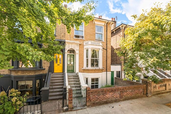 1 Bedroom Flat To Rent In Southborough Road, Victoria Park, E9