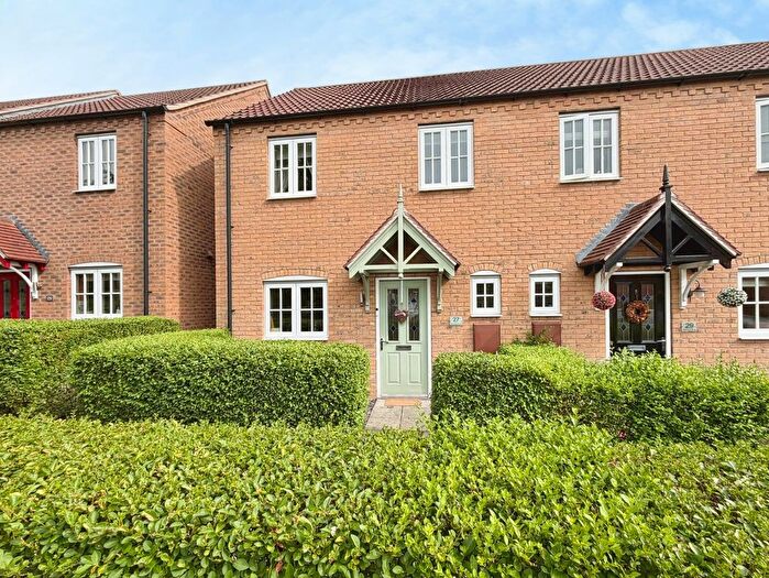 3 Bedroom End Of Terrace House For Sale In Hancock Drive, Bardney, Lincoln, Lincolnshire, LN3