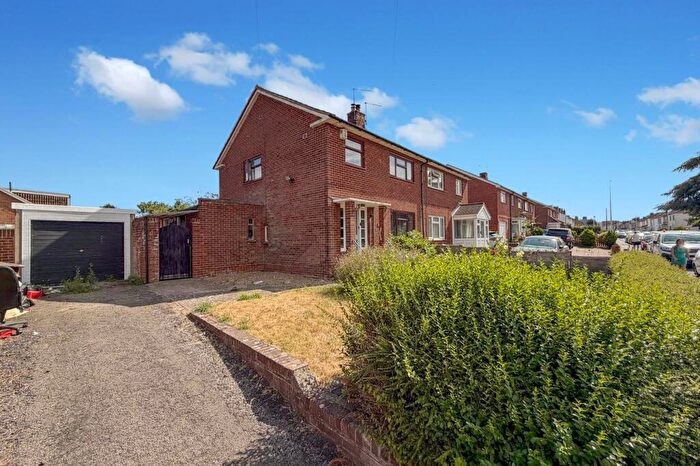 3 Bedroom Semi Detached House For Sale In Station Road, Rainham, Gillingham, ME8