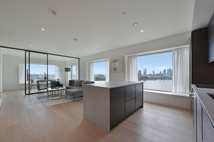 3 Bedroom Flat To Rent In Deanston Building, Riverscape, London, E16