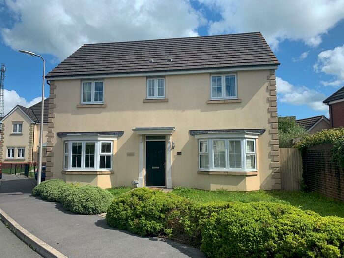 6 Bedroom House To Rent In Llwyn Yr Eos, Carmarthen, SA31
