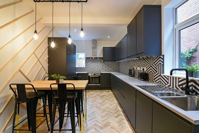 5 Bedroom Semi-Detached House For Sale In Stoneyford Road, Sutton-In-Ashfield, NG17