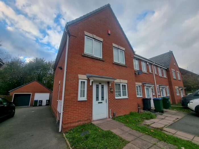 3 Bedroom End Of Terrace House To Rent In Meyrick Road, West Bromwich, B70