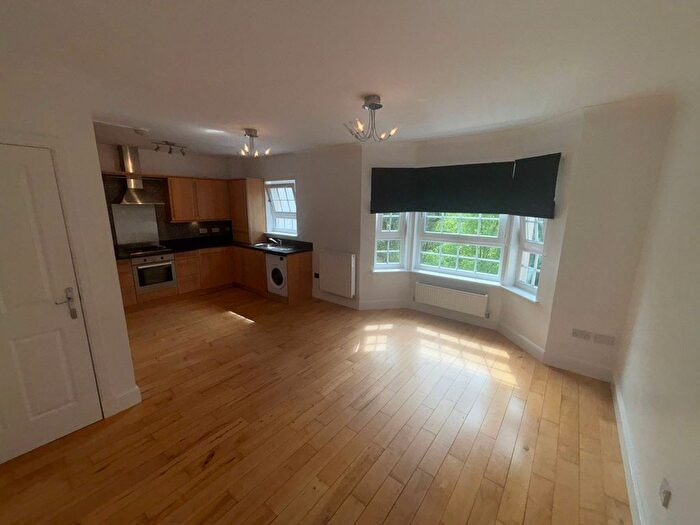 2 Bedroom Flat To Rent In , Parklands Oval, Glasgow, G53