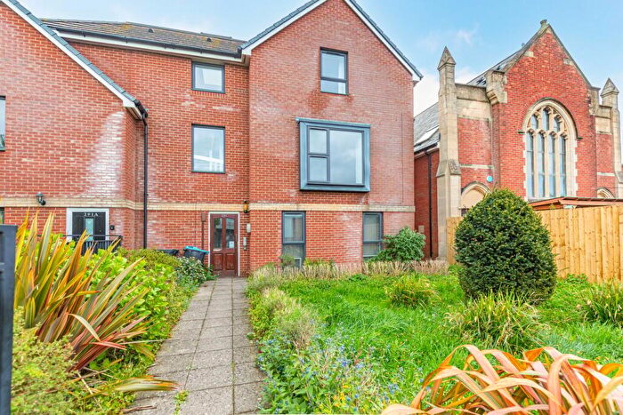 1 Bedroom Apartment For Sale In Ringwood Road, Poole, BH12