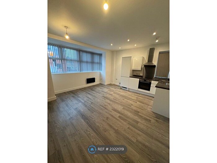 1 Bedroom Flat To Rent In Green Street, High Wycombe, HP11