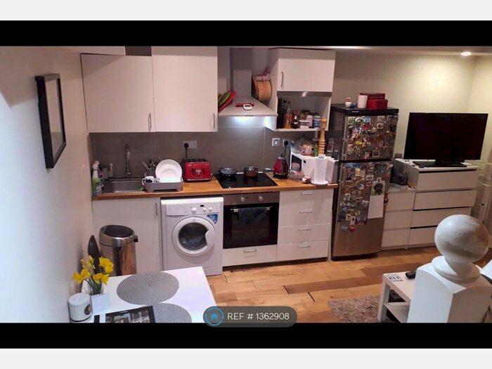 1 Bedroom Flat To Rent In Overstone Road, London, W6