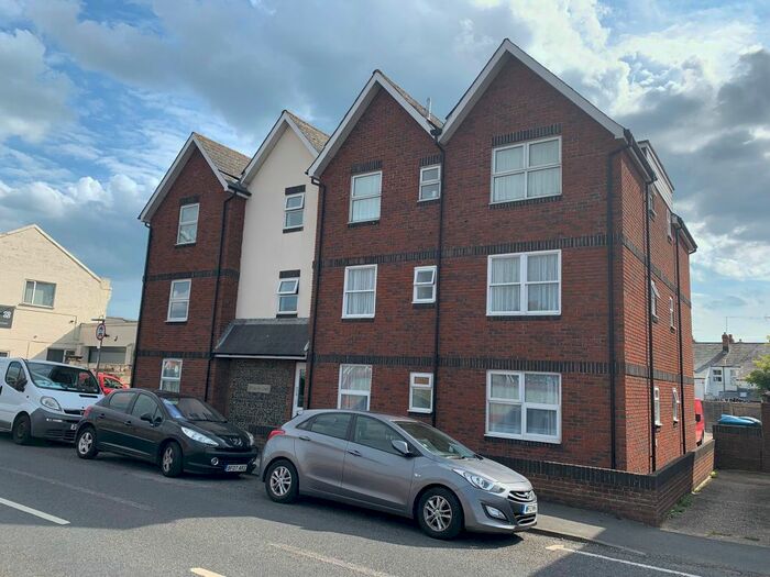 1 Bedroom Flat To Rent In Terminus Road, Littlehampton, BN17