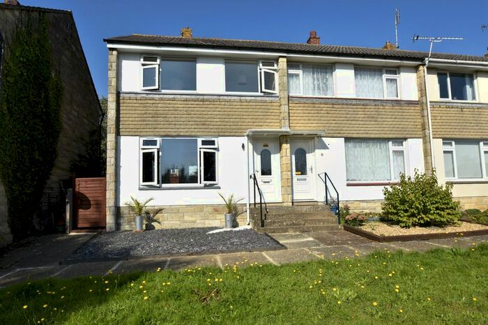 3 Bedroom Semi-Detached House To Rent In Sandcroft Avenue, Ryde, PO33