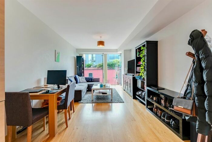 1 Bedroom Flat To Rent In Graham Street, London, N1