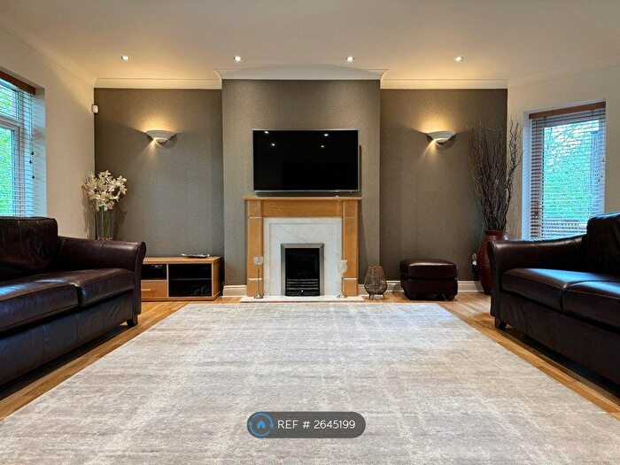 3 Bedroom Flat To Rent In Coniston House, Liverpool, L17