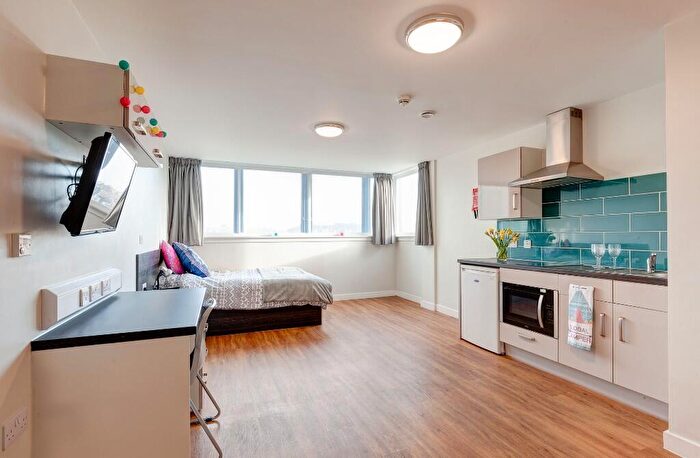 Studio To Rent In Bath Street, Glasgow, G2