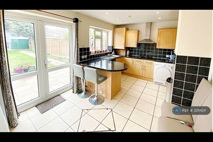 4 Bedroom End Of Terrace House To Rent In Perth Road, Ilford, IG2